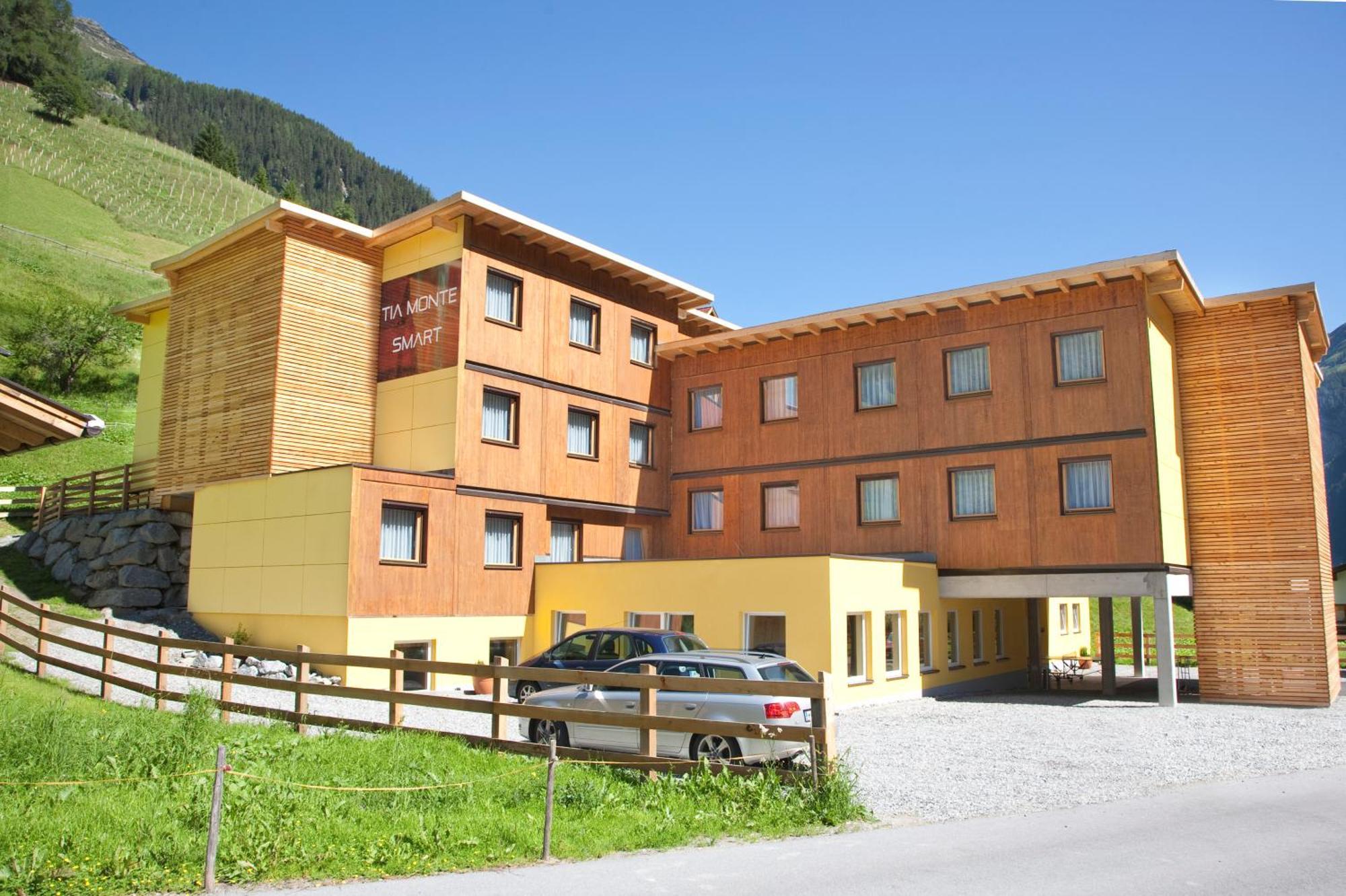 Tia Smart Hotel 3*